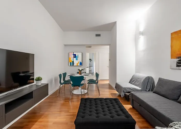 Stayeasy Crocetta - Duomo Walking, 2 Bedrooms 2 Baths 아파트 밀라노