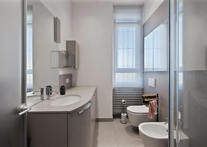 Saronno 7 Apartment *