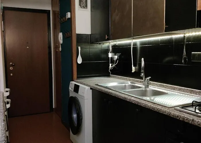 Nemi Relax B&B Bilocale Tra Linate Gli Ospedali Monzino E Maugeri E L'Unipol Dome Arena Milano Lejlighed Milano