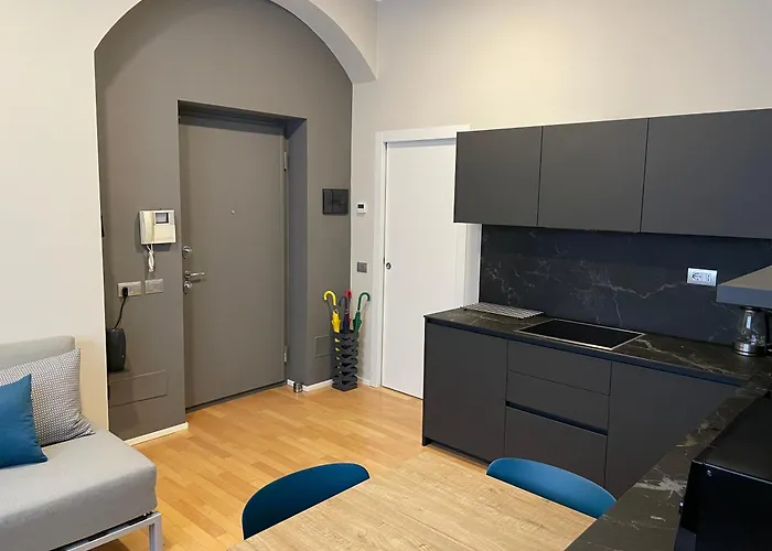 Modern Flat Historical Center Colonne San Lorenzo Navigli Apartment