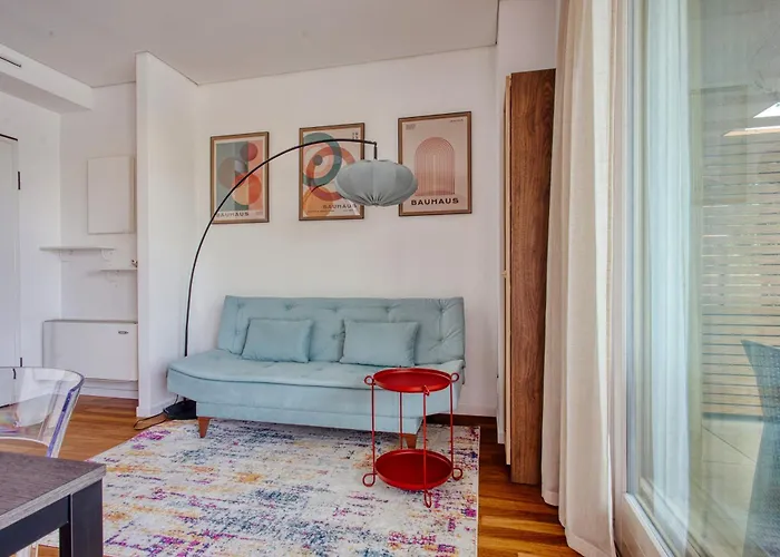 Giaxtower Gym & Pool Romantic Pool View