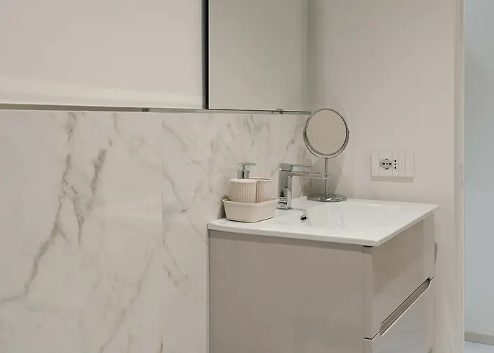 Luxury - Penthouse In Historic Center דירה *