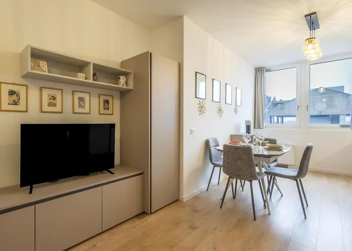 Lotus By Interhome * Milano