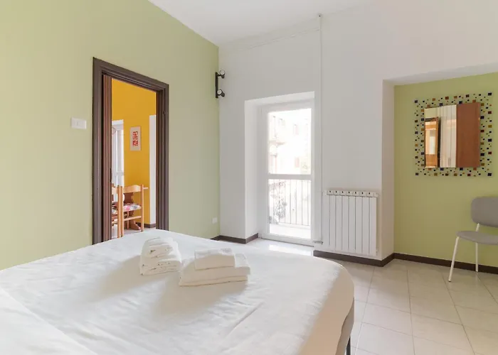 Guesthost - Piccola Bicocca Comfy Flat Lägenhet