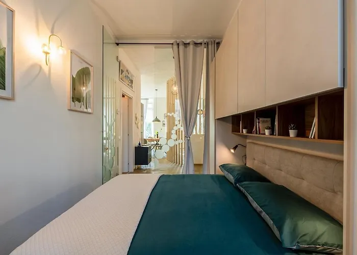 Private Garden & Metro 2 Min - Wooden Wave Flat Milan