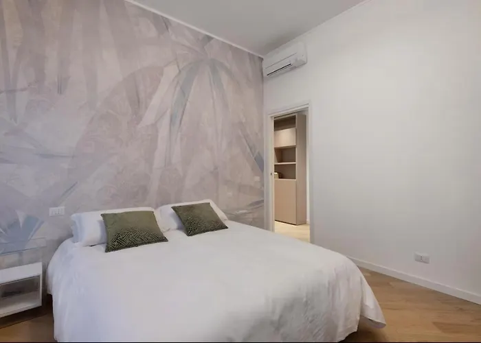 New Close To Duomo - Private Parking 아파트 *