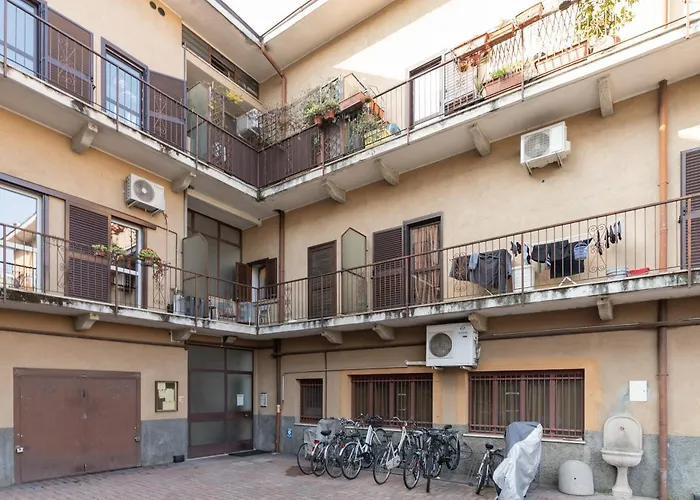 Guesthost - Piccola Bicocca Comfy Flat Lägenhet