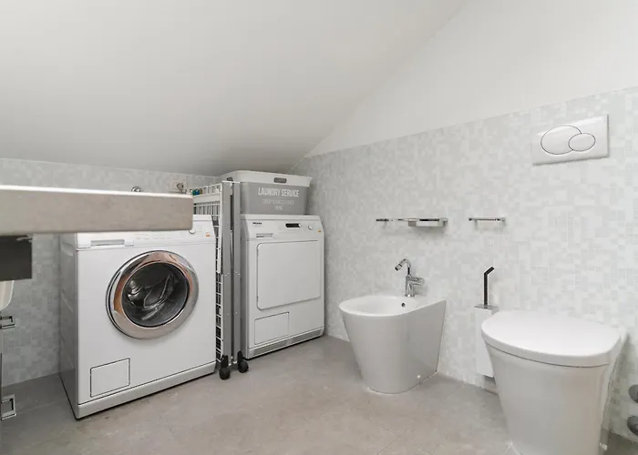 Guesthost - Navigli Modern Flat * ميلان