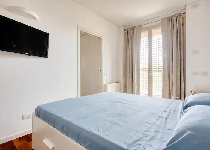 Giaxtower Gym & Pool Romantic Pool View