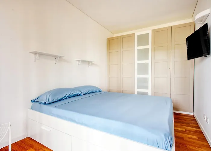 Giaxtower Gym & Pool Romantic Pool View