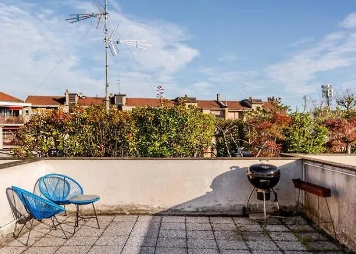 3 Bedrooms With Terrace Close To The Center Mailand