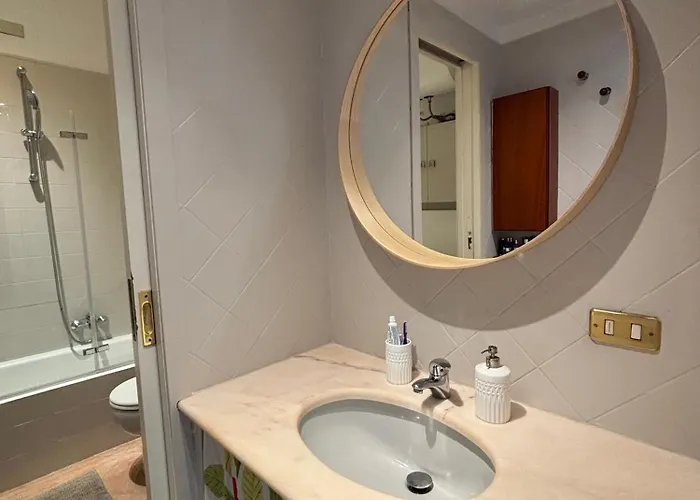 Tinyedward Konukevi *