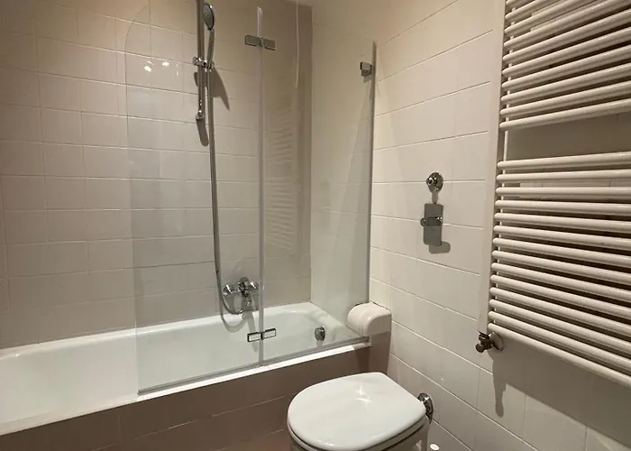 Konukevi Tinyedward *