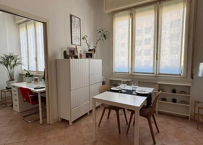 Tinyedward Konukevi *