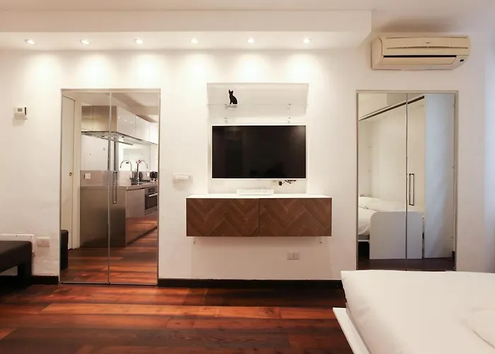 Hacca Collection - Charming In Corso Magenta ميلان