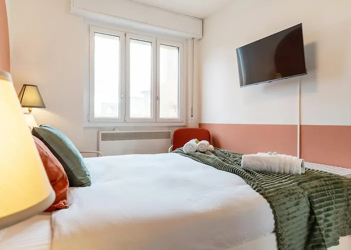 S&m Apartments- Urban Stripes 2 Bedrooms Near Underground M2 And Navigli Apartamento