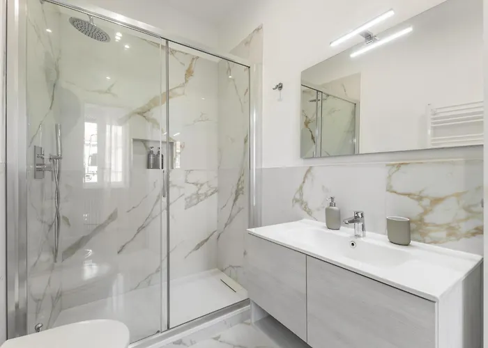 Apartman Centrale-duomo 10min - La Dolce - Metro Loreto 4min *