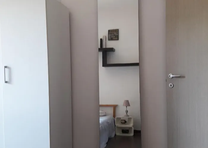 Brand New - 5 Minutes From Istria Metro Station Apartamento