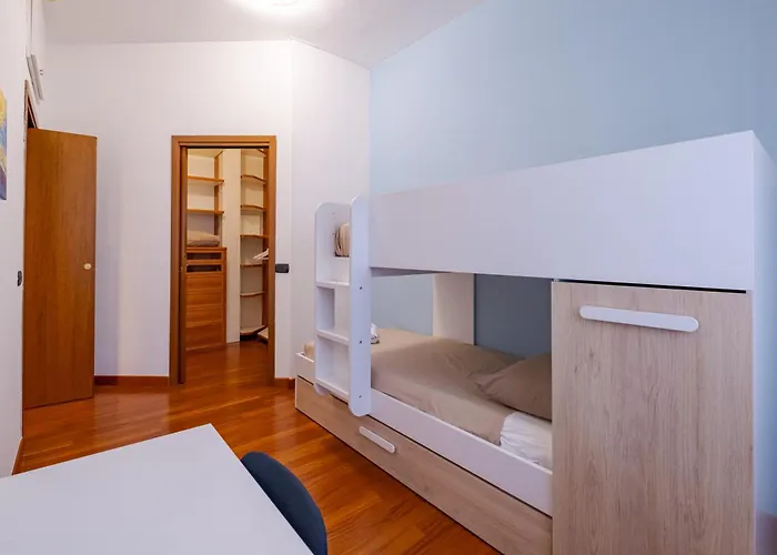 Апартаменты Trilocale Spazioso E Accogliente L 7 Ospiti I 2 Bagni I Box Incluso I A Niguarda *