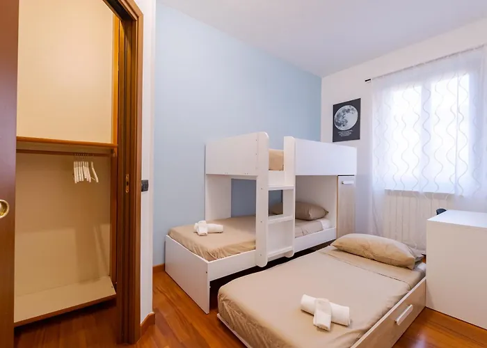Апартаменты Trilocale Spazioso E Accogliente L 7 Ospiti I 2 Bagni I Box Incluso I A Niguarda
