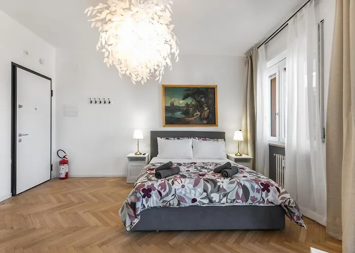 Apartman Centrale-duomo 10min - La Dolce - Metro Loreto 4min *