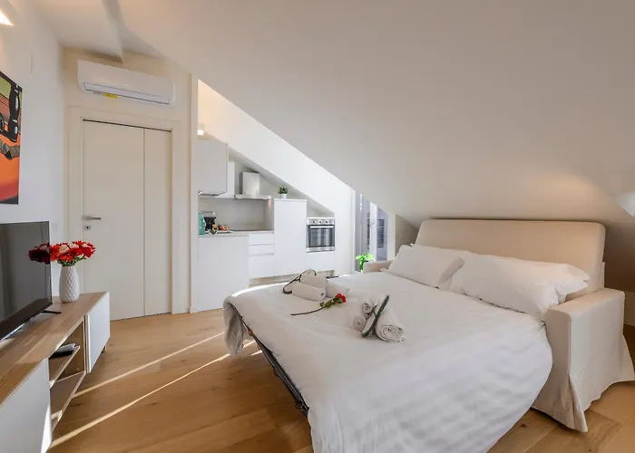 아파트 Novara, 6 - Attic With Style