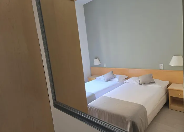 Mokinba Sant'ambroeus 3* Milán