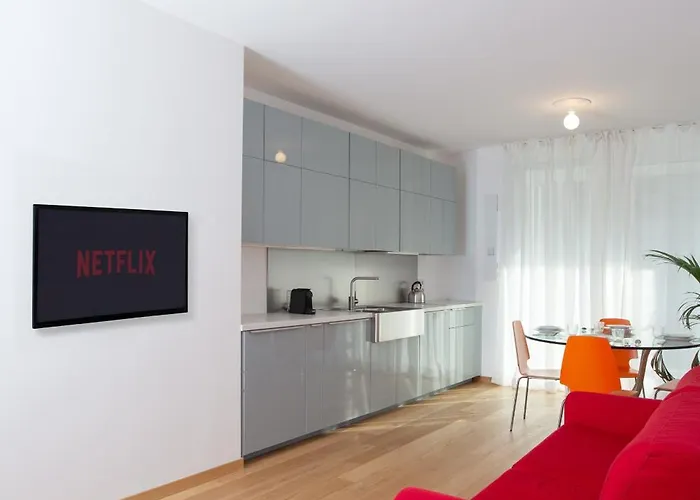 Daire New Palace - Luxury Next To Metro M4 *