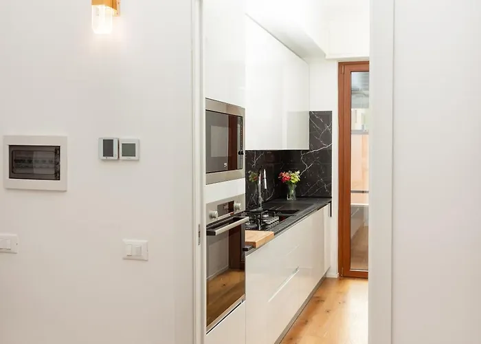 Daire Artstay - Free Parking, Luxury Apt, M5, Sauna