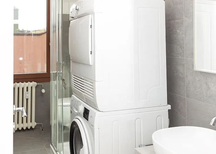 Artstay - Free Parking, Luxury Apt, M5, Sauna