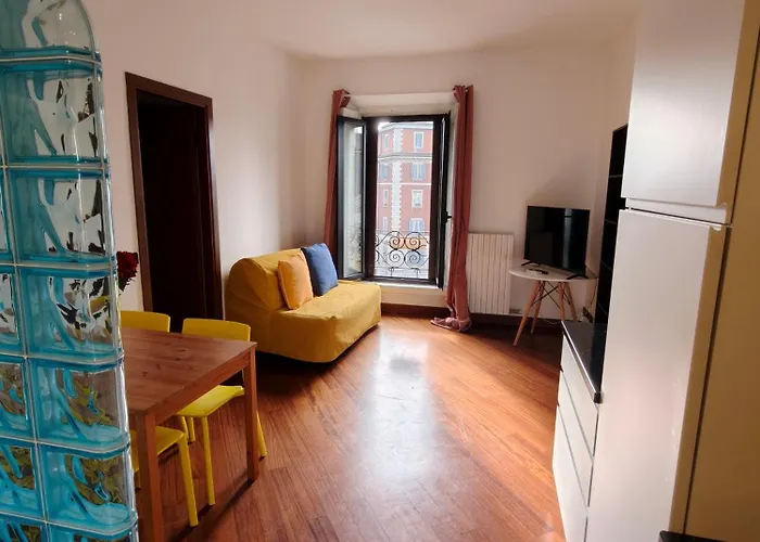 Center Urban Apt, Ac, Wifi, Metro M3 Duomo Appartamento *