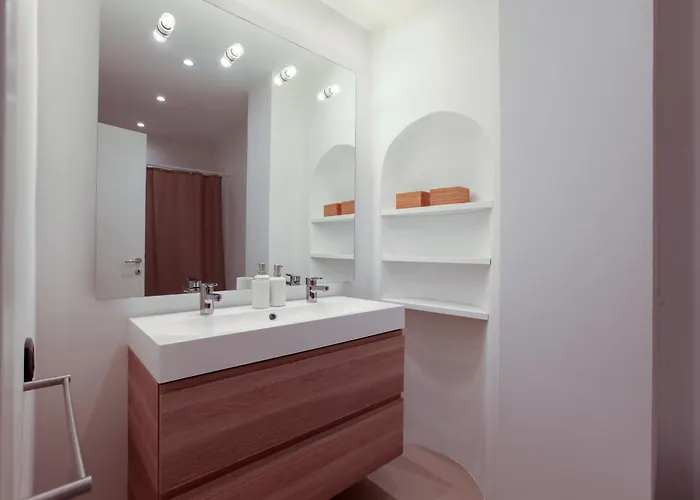 Hacca Collection - Brera & Fashion District - Bright 2br *