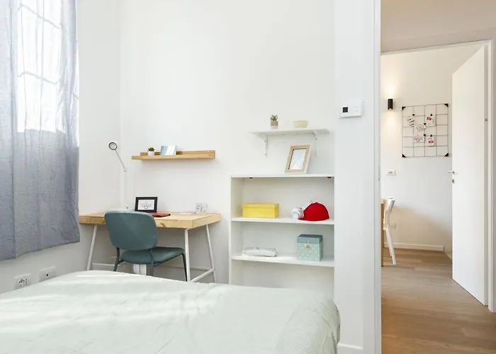 Joivy Solari Tolstoj Milan