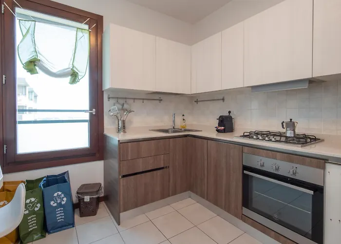 Appartement Bicocca, Free Parking, Private Garage, Metro M5 200m, Garden, Kids & Pet Friendly *