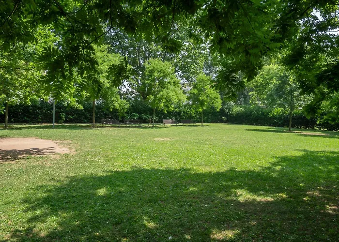 Bicocca, Free Parking, Private Garage, Metro M5 200m, Garden, Kids & Pet Friendly * Milaan