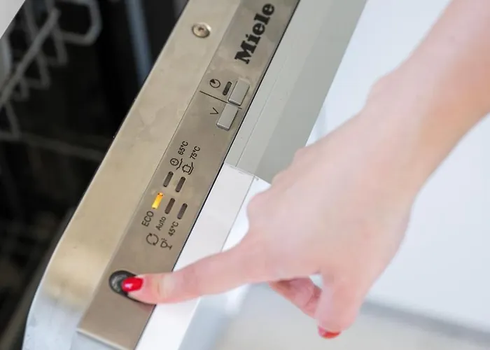 Lejlighedshotel The Boutique - Bande Nere M1 Metro Direct To Duomo & San Siro - Center 4*