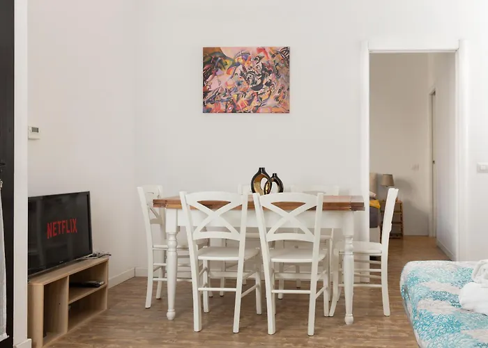 Artstay Exclusive Near Train Metro, Parking Appartamento