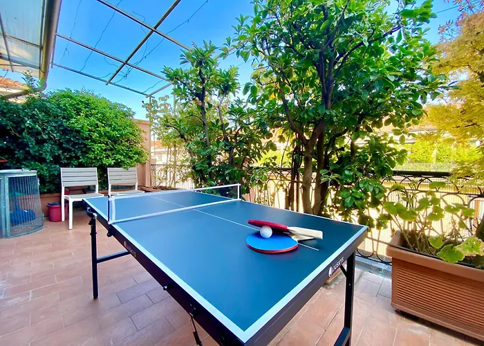 Penthouse With Panoramic Terrace-8 Minutes From The Duomo شقة