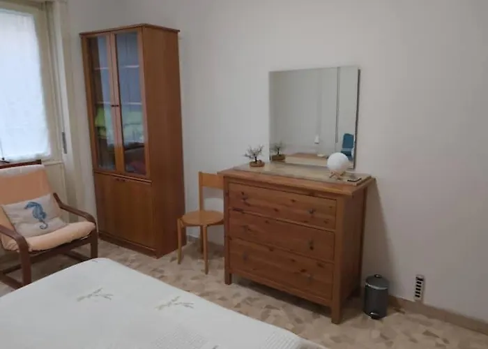 Homestay Stanza Matrimoniale Comoda, A 5 Minuti A Piedi Dalla Metro, Perfetta Per Muoversi A