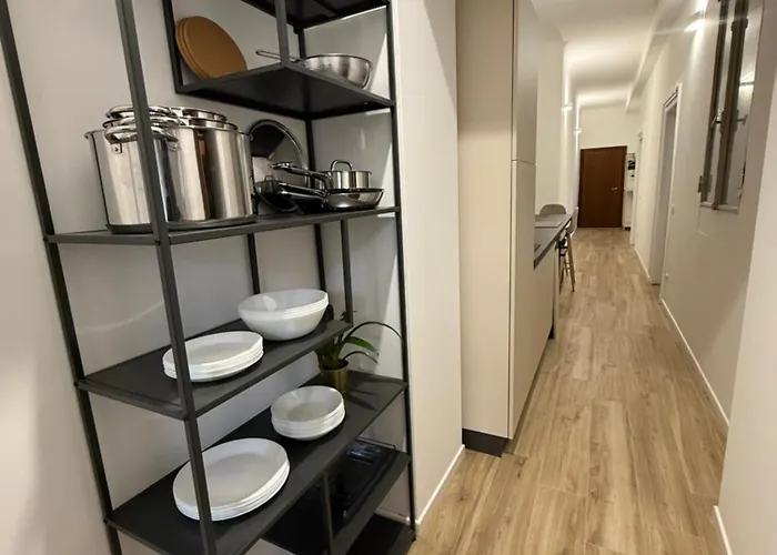 Newly Renovated 2Br Near Bocconi & Metro 度假居