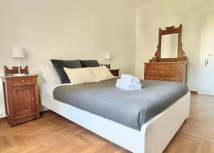 Solari Design District- 4 Mega Siute 度假居