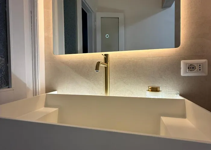 Newly Renovated 2br Near Bocconi & Metro * Milánó