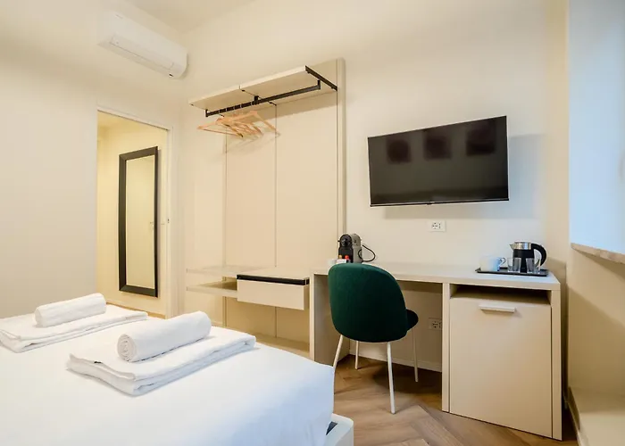 Italianflat - Duomo Atmosphere بيت ضيافة 3*