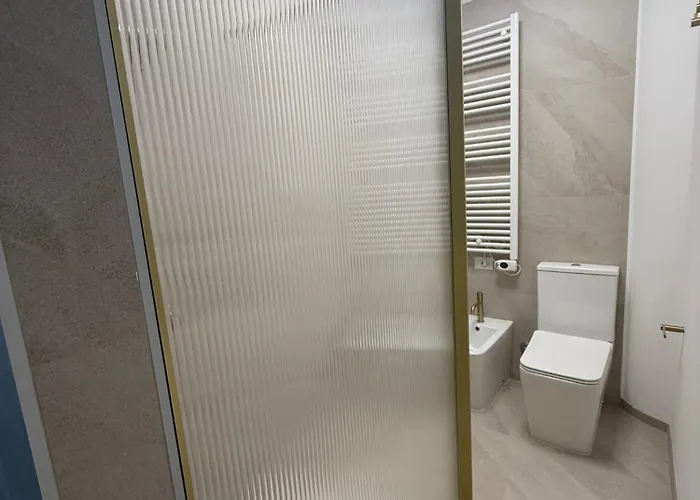 Newly Renovated 2br Near Bocconi & Metro Nyaraló Milánó