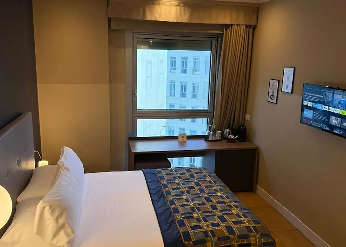 Mazzini 招待所 3*