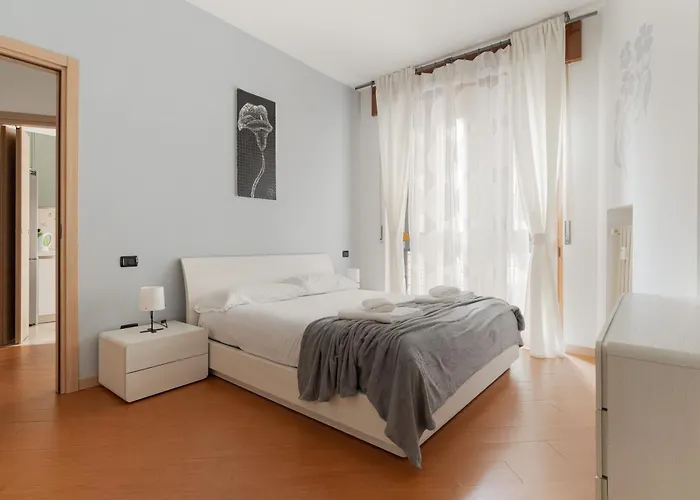 Guesthost - De Angeli Elegant * ميلان