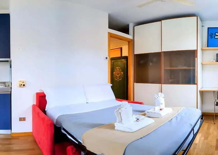 Casa Altaguardia Porta Romana Metro M3 Milan