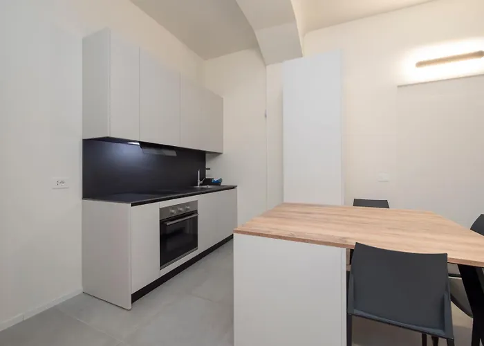 Apartment Duomo M5 A Stone's Throw From The Subway Milan