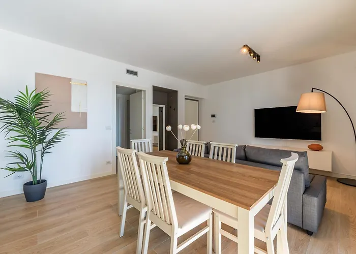 Uptown Nest - Terrazzo Privato E Garage Apartamento