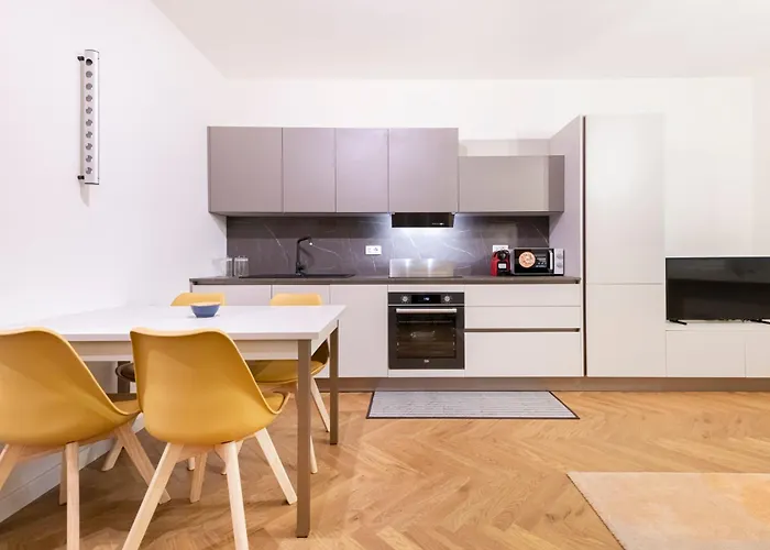 Easylife - - San Gregorio 3 F - P Venezia Milánó